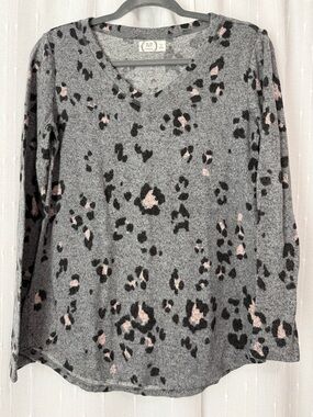 Maurices Grey Leopard Print V-Neck Top with Pink Accents